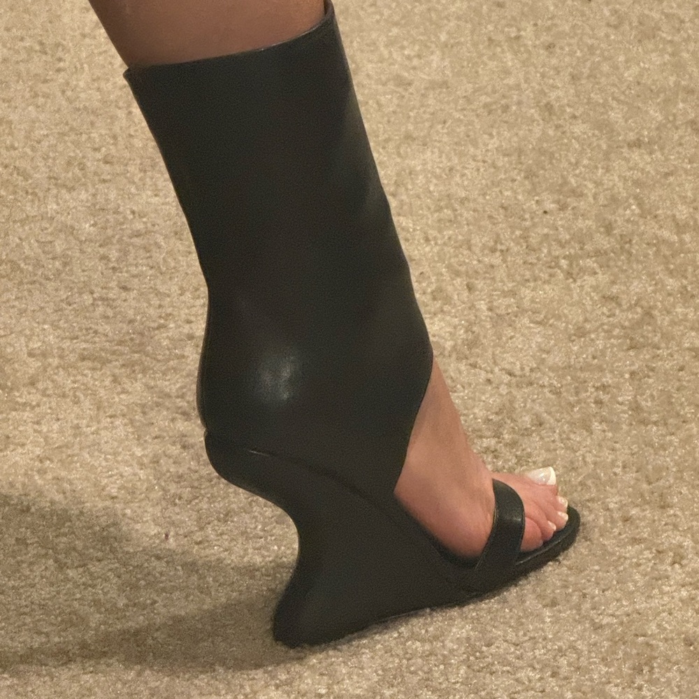 AKIRA Black Wedge Heel Sandals